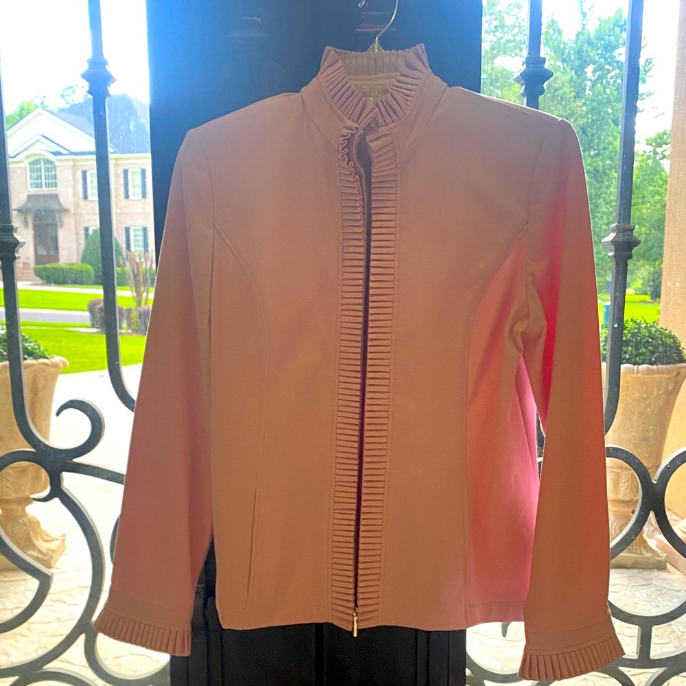Elegant Pink Ruffle-Trim Jacket -St John sport 💕💓